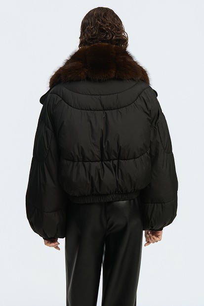 Cropped jacket with faux fur collar