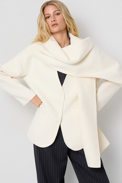 Short coat with matching scarf