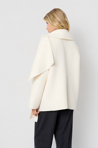 Short coat with matching scarf