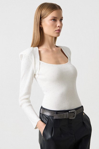 Bluză din tricot cu pietricele