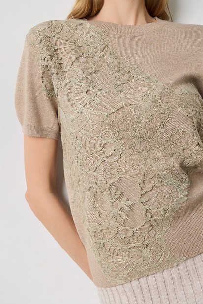 Pulover din tricot cu detaliu cu dantelă