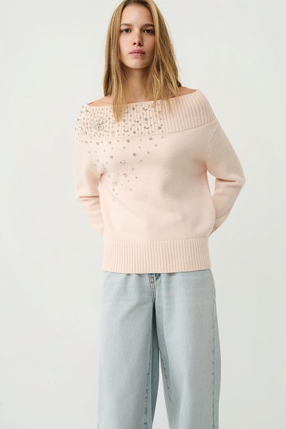 Off-shoulders sweater with embellished stones