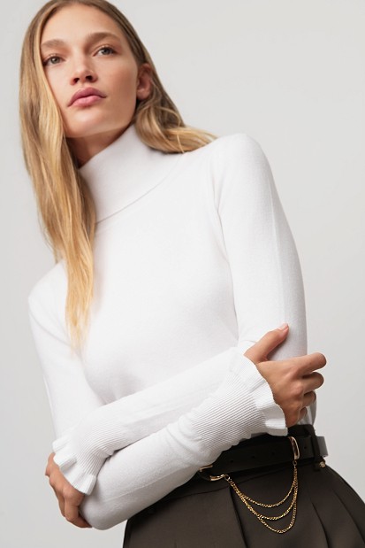 Basic turtleneck with ruffle sleeve details