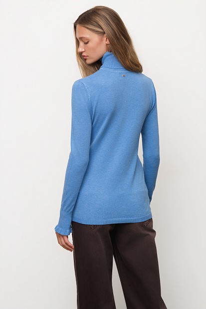 Basic turtleneck with ruffle sleeve details