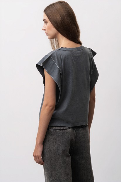 Sleeveless cotton top with ruffles