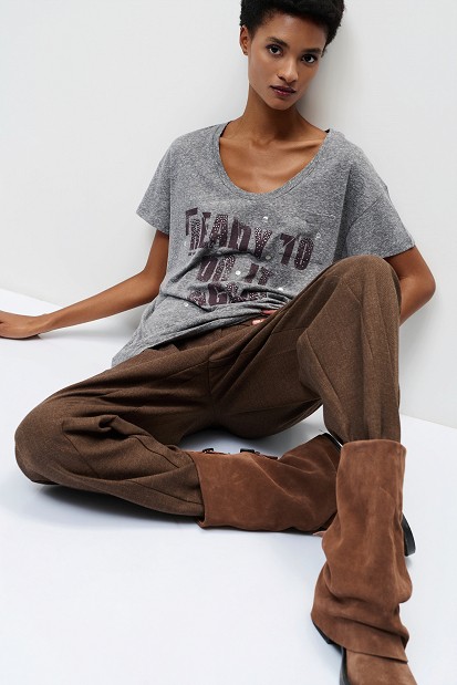 Printed T-shirt with decorative details