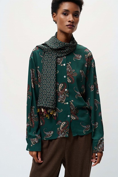 Printed shirt with scarf