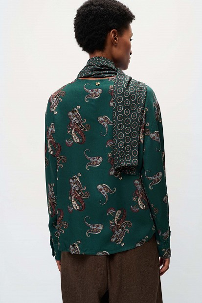Printed shirt with scarf