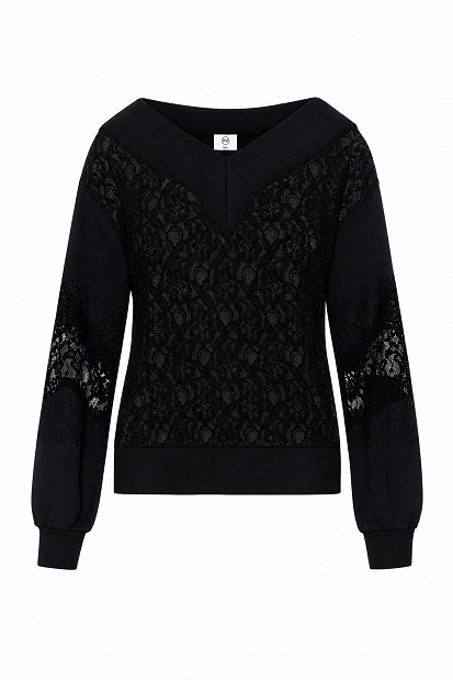 Sweatshirt with lace
