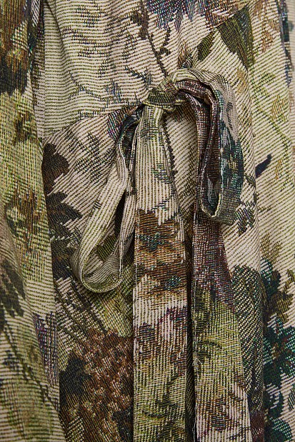 Floral blouse with an asymmetrical hem