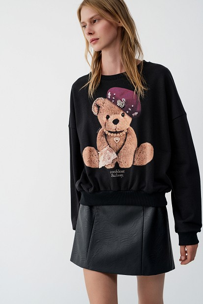 Sweatshirt with a teddy bear print