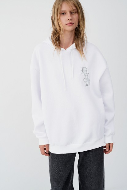 Hanorac oversized cu glugă și print pe spate