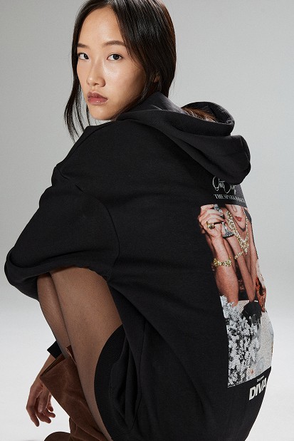 Oversized hooded sweatshirt with a back print