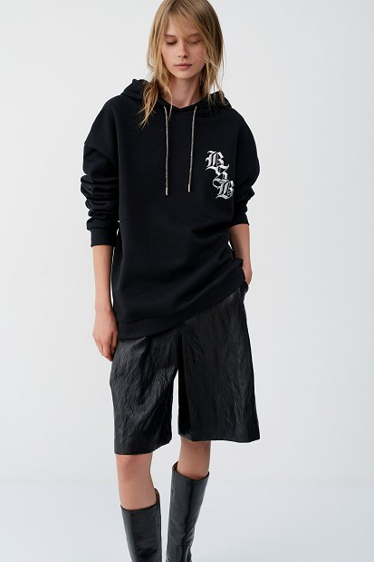 Hanorac oversized cu glugă și print pe spate