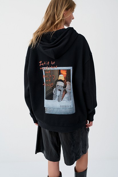 Hanorac oversized cu glugă și print pe spate