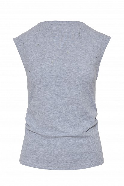 Sleeveless blouse with rhinestone