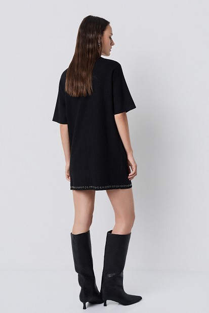 Rochie scurtă din tricot cu pietricele