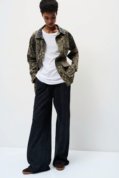 Sweatpants with rhinestone embellishments