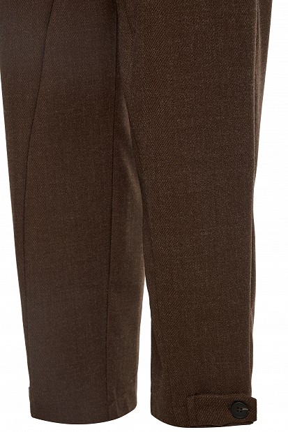 High-waisted pleated trousers