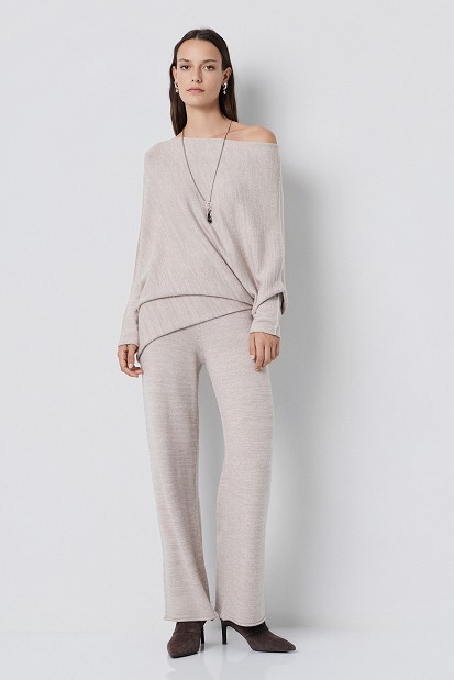Pantaloni din tricot