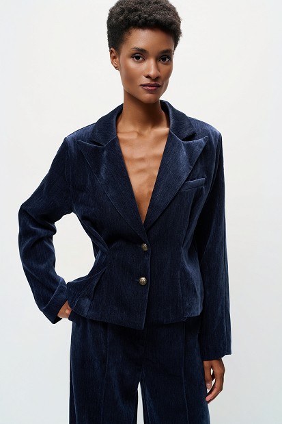 Fitted velvet-look blazer