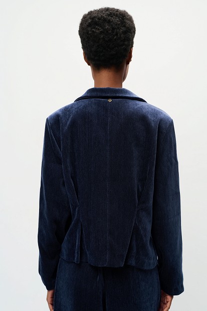 Fitted velvet-look blazer