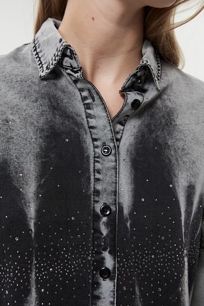 Cămașă denim cu model tie-dye și pietricele