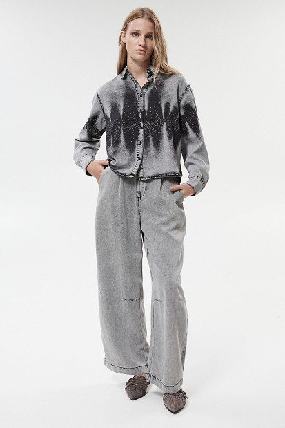 Cămașă denim cu model tie-dye și pietricele