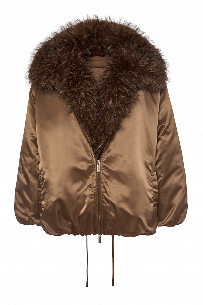 Reversible jacket with detachable faux fur