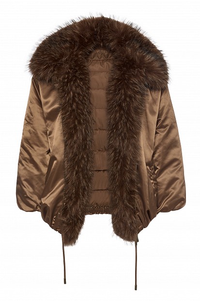 Reversible jacket with detachable faux fur