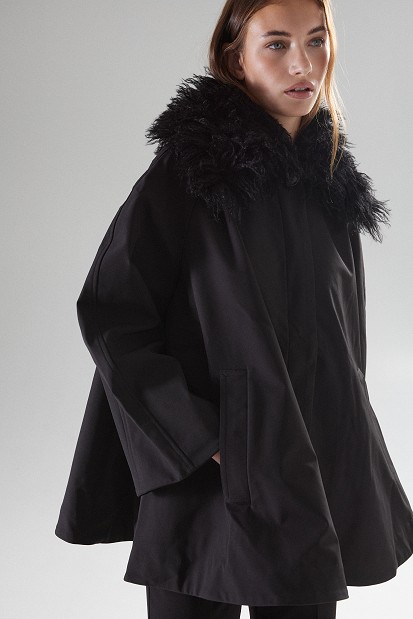 Coat with detachable faux fur