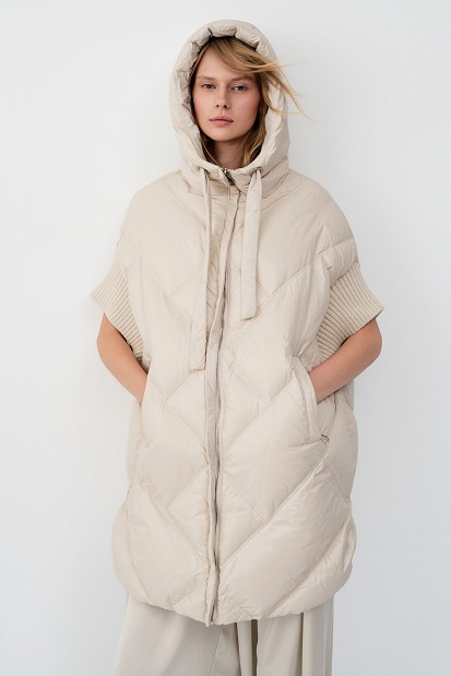 Sleeveless puffer jacket