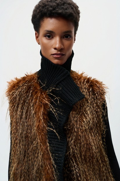 Knitted sleeveless faux fur vest