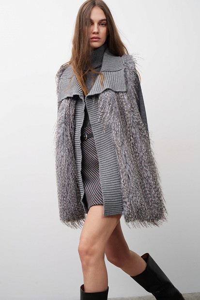 Knitted sleeveless faux fur vest