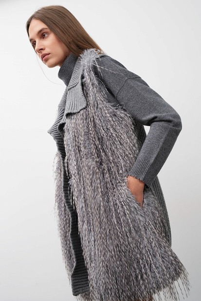 Knitted sleeveless faux fur vest
