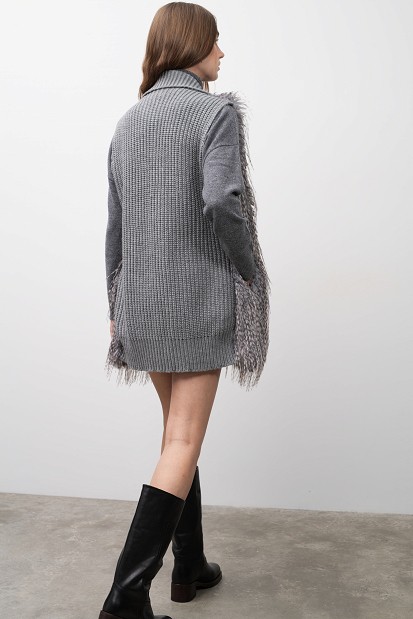Knitted sleeveless faux fur vest