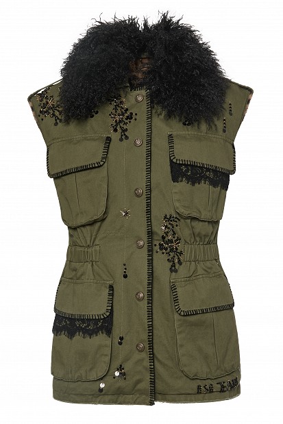 Sleeveless vest with embroidered details and faux fur
