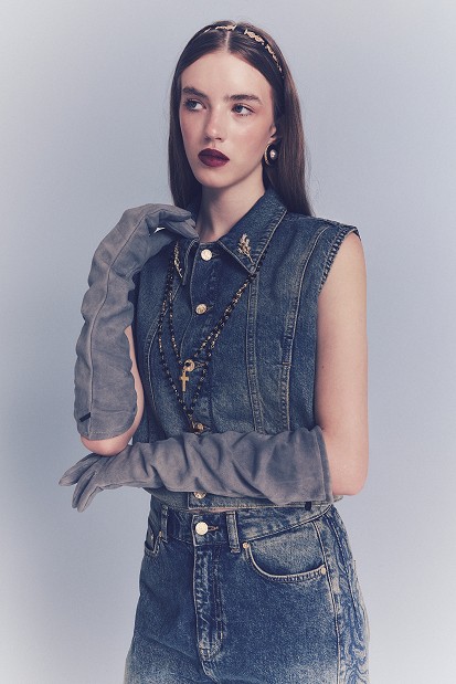 Denim γιλέκο με κεντήματα