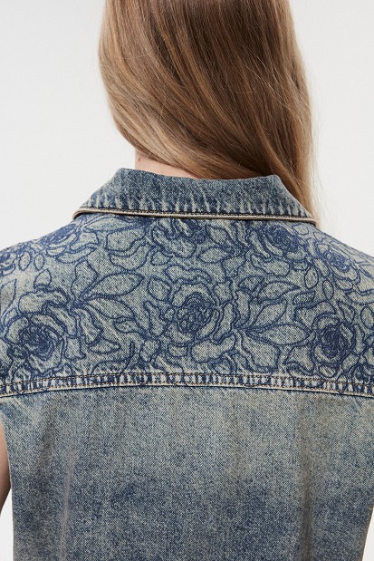 Vestă din denim cu broderie