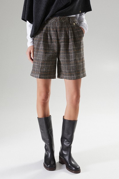 Plaid wool shorts