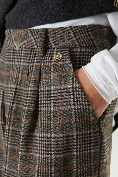 Plaid wool shorts
