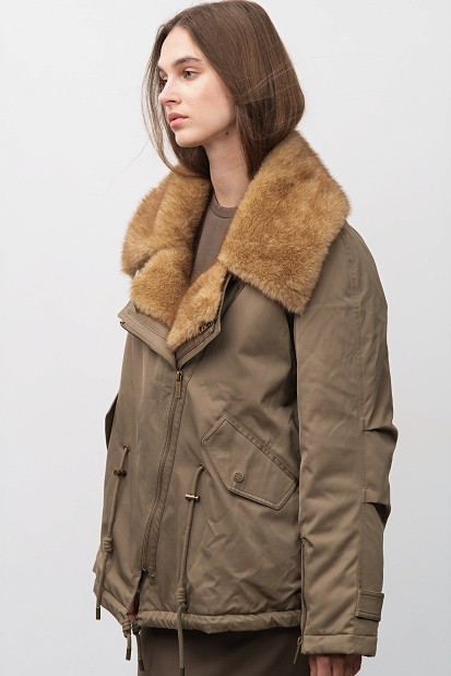 Parka jacket with faux fur collar