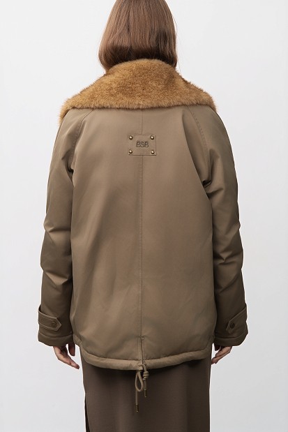 Parka jacket with faux fur collar
