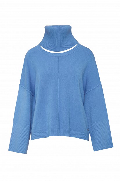 Sweater with a detachable collar