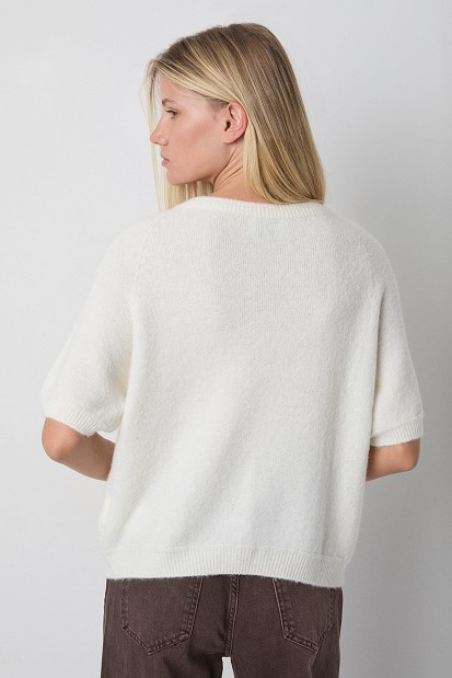 Short-sleeved sweater