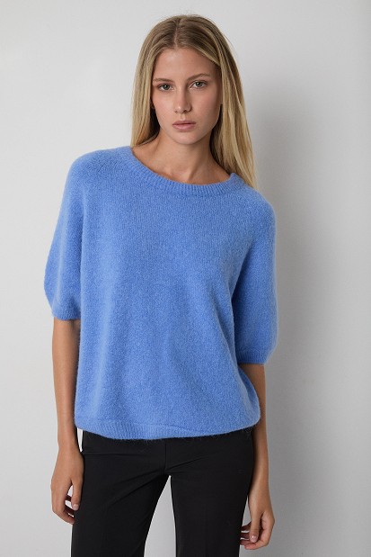 Short-sleeved sweater