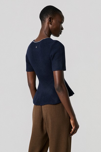 Pulover stil peplum cu decolteu cu pietricele