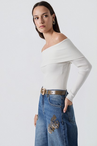 Knitted off-shoulder sweater
