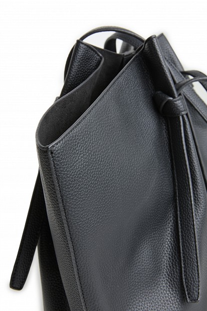 Shopper bag with pleats