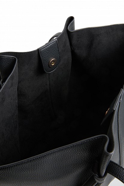Shopper bag with pleats